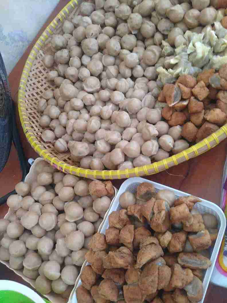 kesalahan usaha bakso pemula, usaha bakso gagal, penyebab usaha bakso sepi, cara memulai usaha bakso, bisnis bakso pemula, usaha bakso rumahan, tips jualan bakso, usaha bakso agar ramai, modal usaha bakso, usaha bakso keliling, usaha bakso rumahan