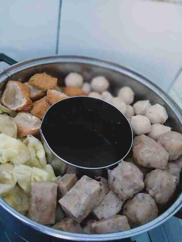 modal usaha bakso rumahan, modal usaha bakso, usaha bakso rumahan, cara memulai usaha bakso, usaha bakso untuk pemula, modal jualan bakso, biaya usaha bakso, usaha bakso keliling, usaha bakso gerobakan, usaha bakso online, usaha makanan rumahan